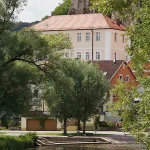 https://schloss-raitenbuch.com-bavaria.com
